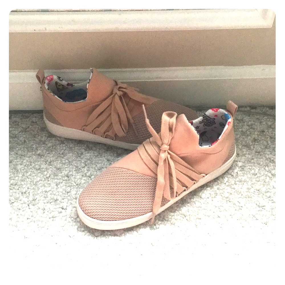 Steve Madden Blush JLancer Sneakers